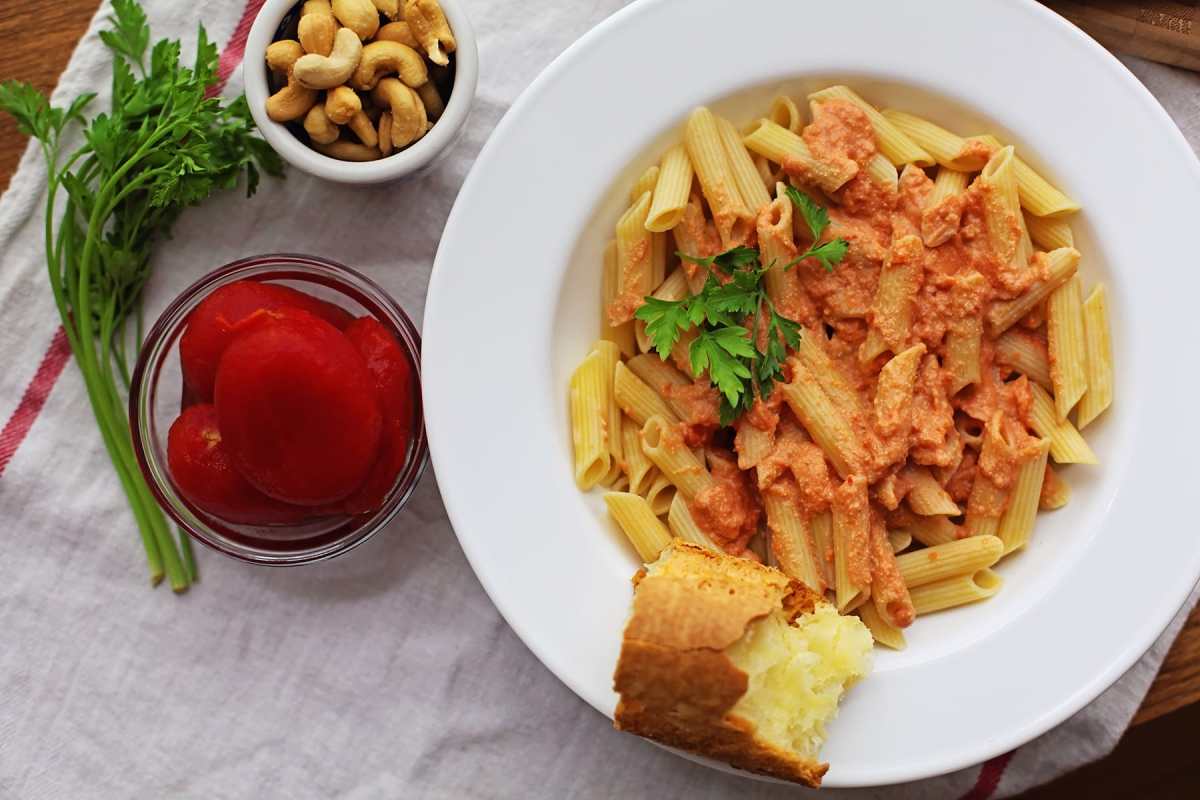 Pasta with vegan vodka sauce