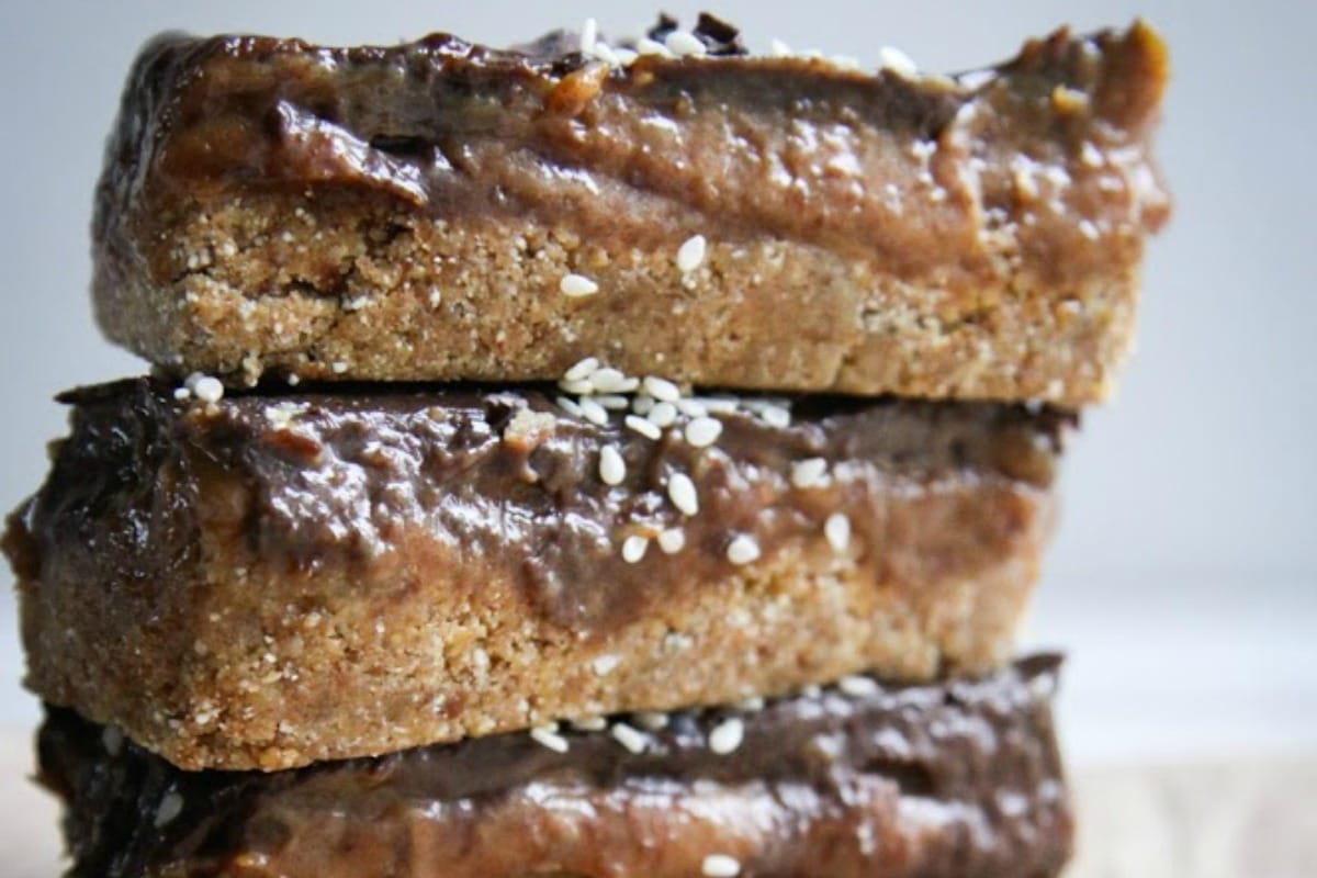 Gooey Chocolate Caramel Bars With Buckwheat [Vegan, Raw, Gluten-Free]