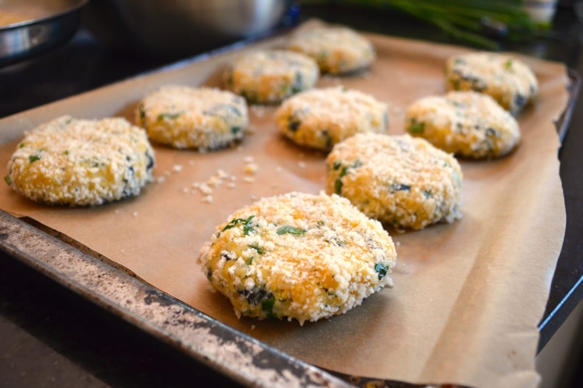 Baked &ldquo;Fish&rdquo; Cakes With Lemon Herb Mayo [Vegan]