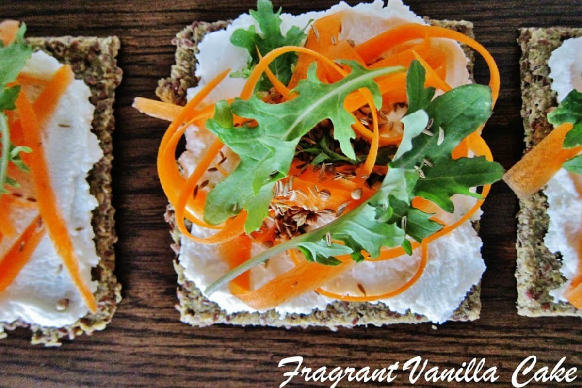 Raw Carrot Flatbreads With Coconut 'Ch&egrave;vre' [Vegan, Raw, Gluten-Free]