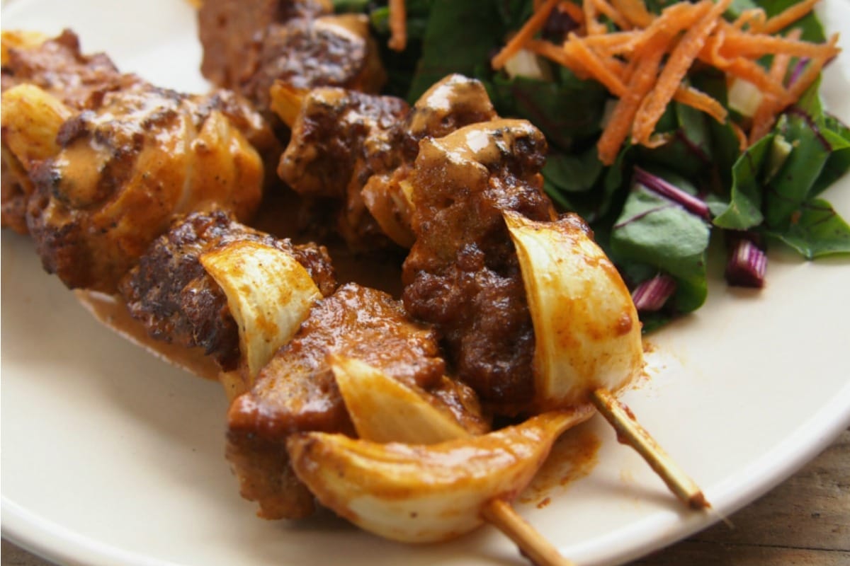 Grilled Seitan Kebabs With Creole Coconut Sauce [Vegan]