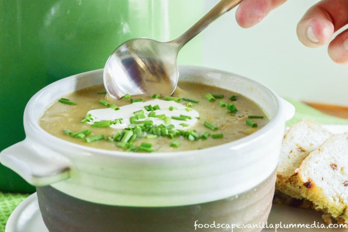 Simple Creamy Potato Leek Soup [Vegan, Gluten-Free]
