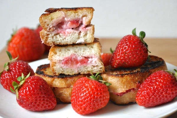 Strawberry-Pecan-French-Toast