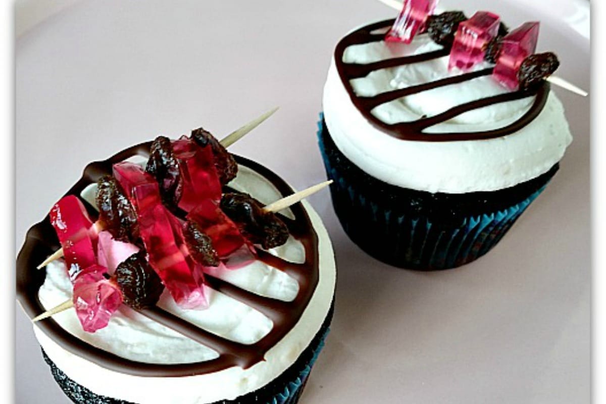 Off The Grill Cupcakes With Gummy Kebabs [Vegan]