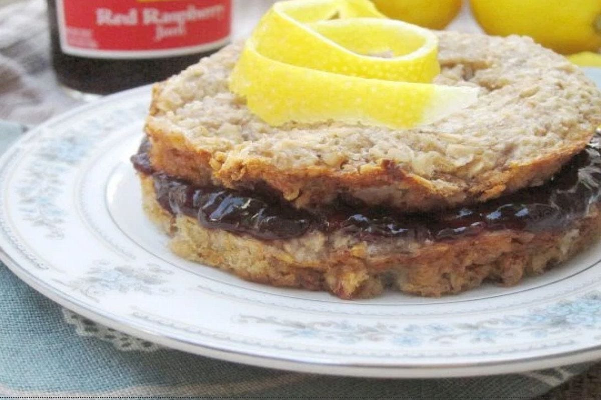Lemon Baked Oatmeal with Raspberry Filling [Vegan]