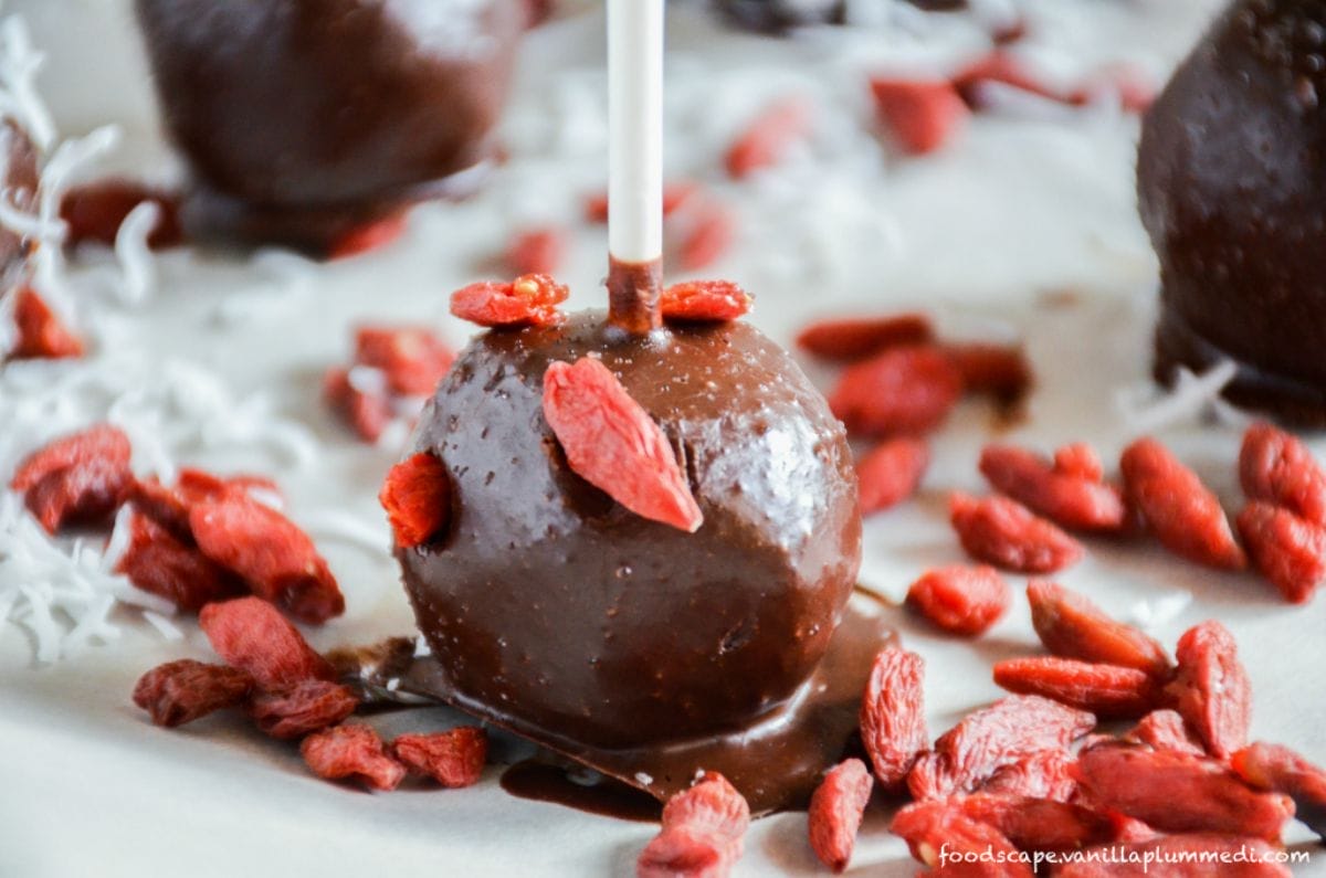 Chocolate Covered Brownie Cake Pops [Vegan, Raw, Gluten-Free]