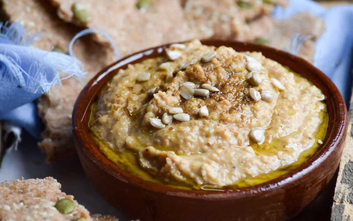Pitas with Lentil Hummus