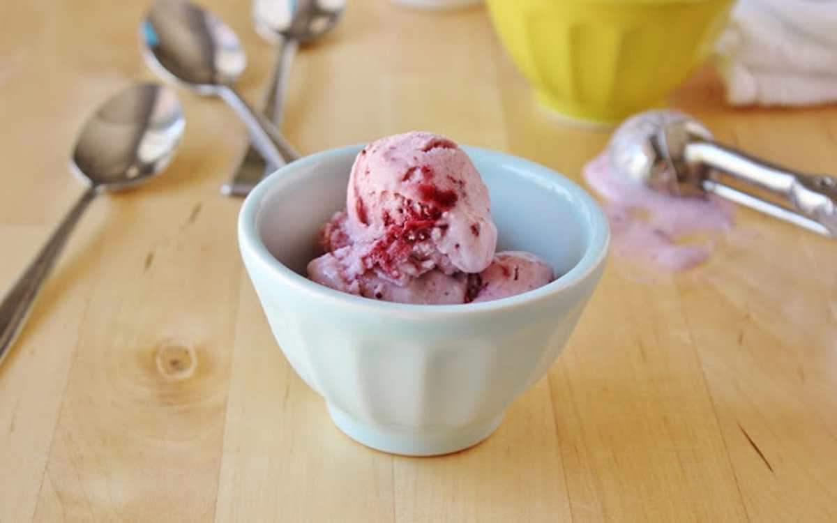 Roasted Strawberry Ice Cream