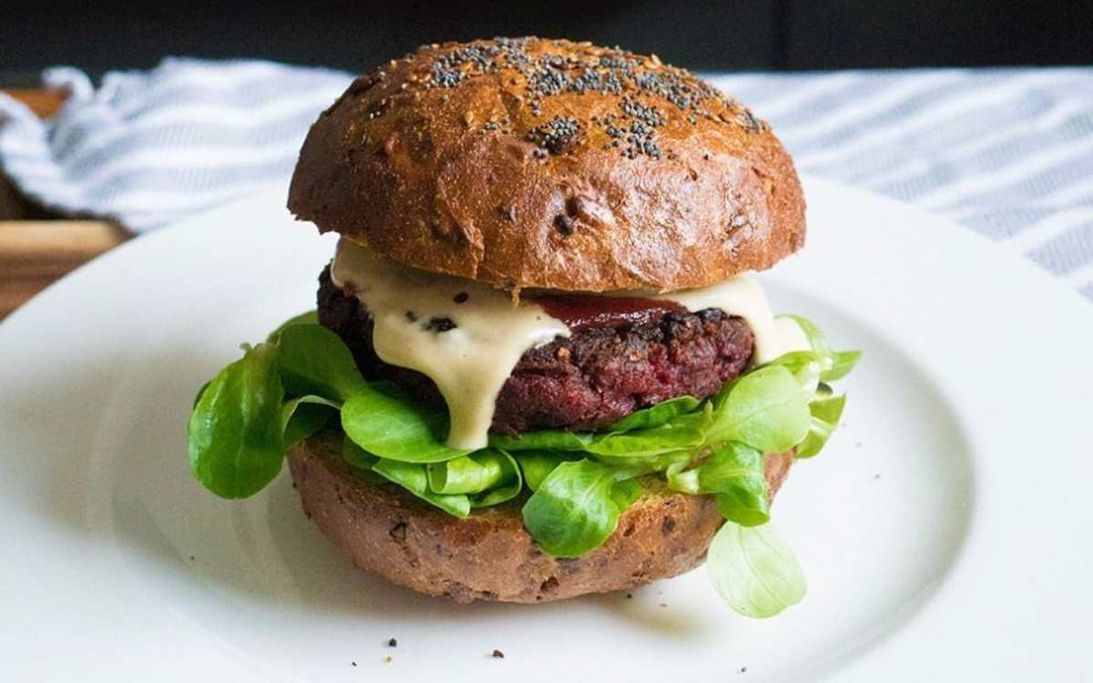 Meaty Beet Burger With Cashew Cheese [Vegan, Gluten-Free]