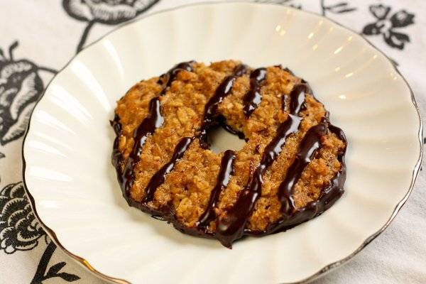Samoa-like Coconut Oatmeal Cookie