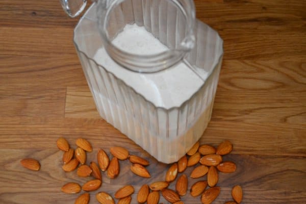 Guide: How to Make Almond Milk