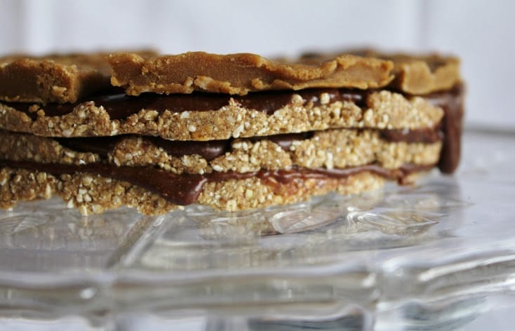 Recipe: Raw Vanilla Cake with Chocolate Buttercream and Maca