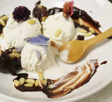 Raw Vegan Flower Sundae