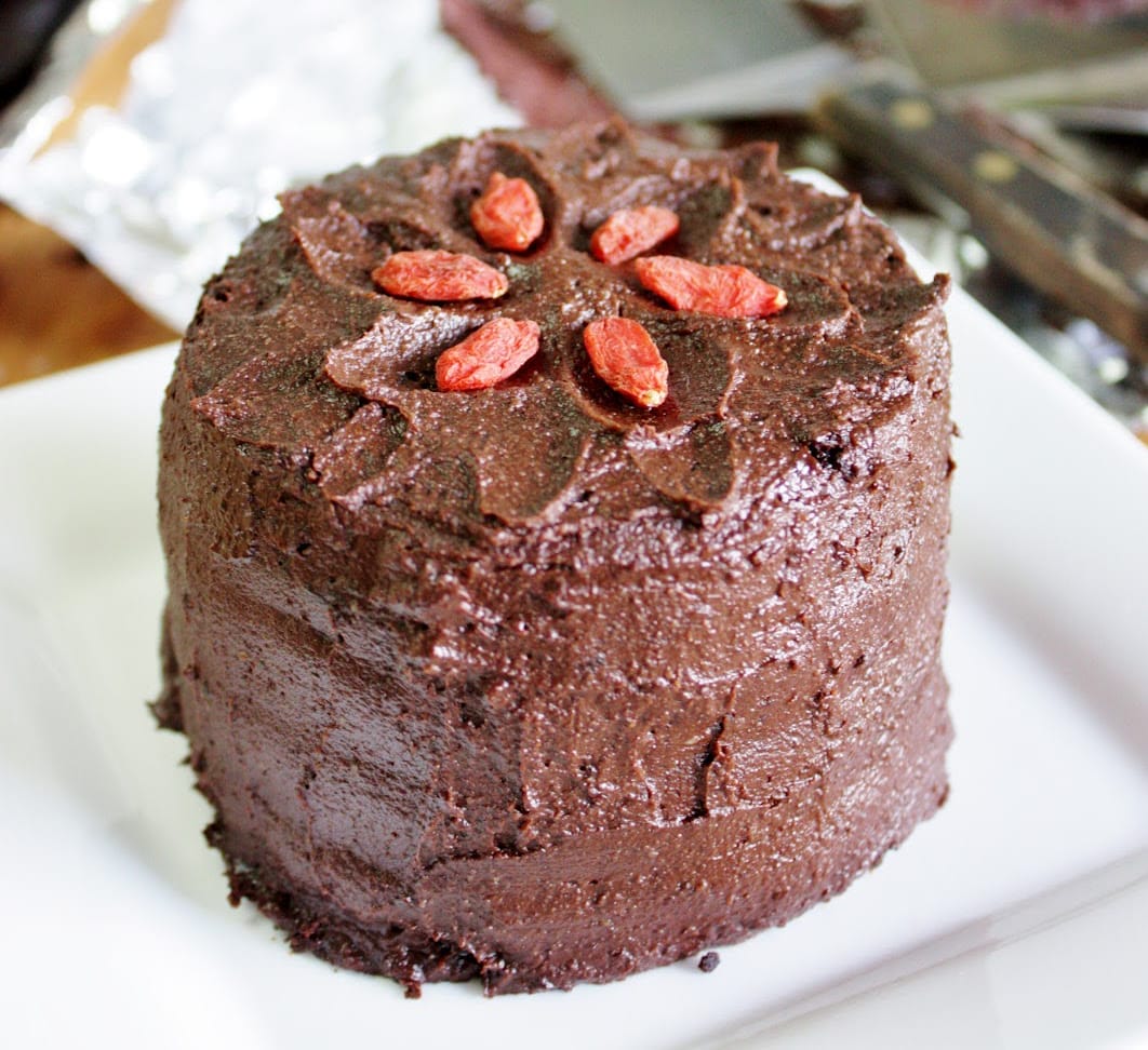 10 Exquisite Vegan Birthday Cakes