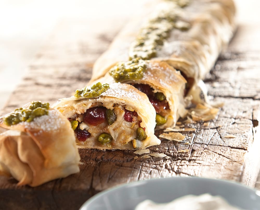 Vegan-for-fun_Pear-Strudel-with-Pistachio-Pesto