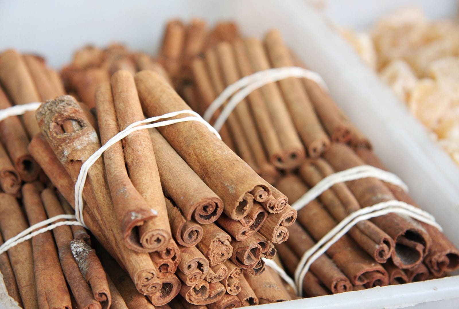 9 Tips to Make Your House Smell Great Without Any Dangerous Chemicals