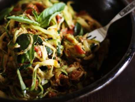 Zucchini Spaghetti With Sun-Dried Tomatoes & Basil