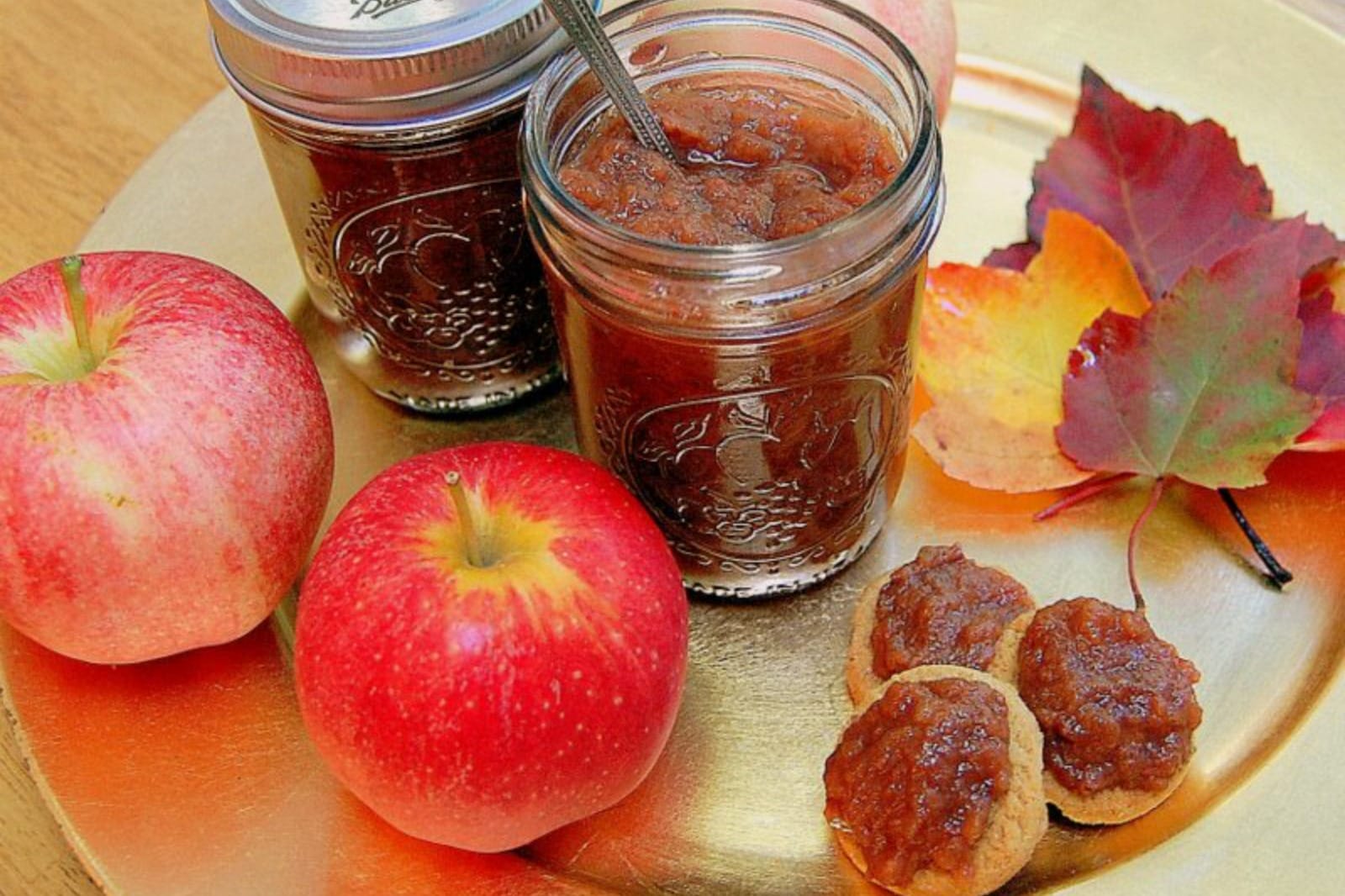 Slow Cooker Apple Date Butter [Vegan]