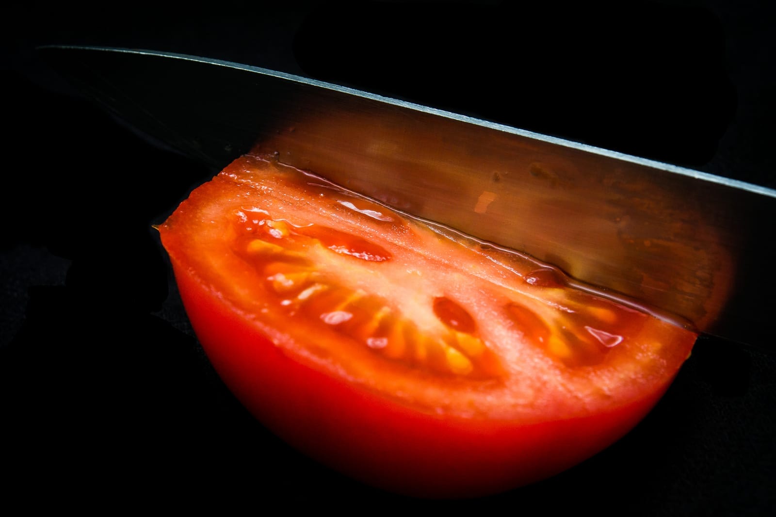 The Guide to Knives for the Plant-Based Chef