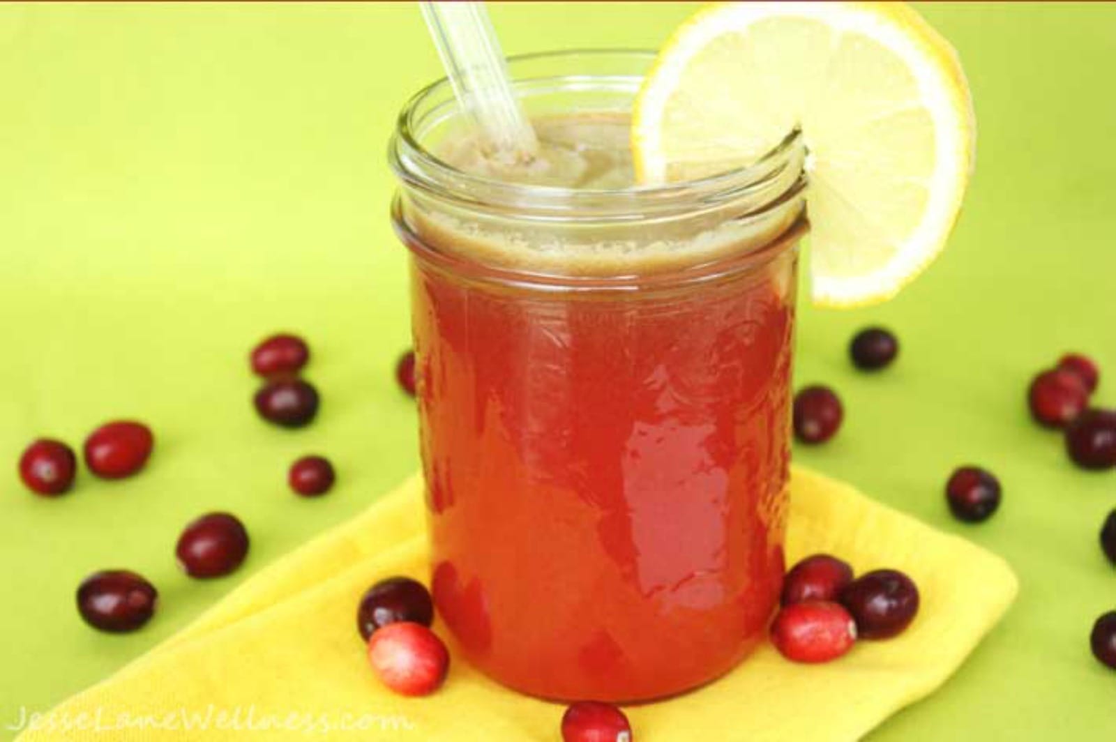 Juicing with cranberries: Cranberry Apple Detox Juice