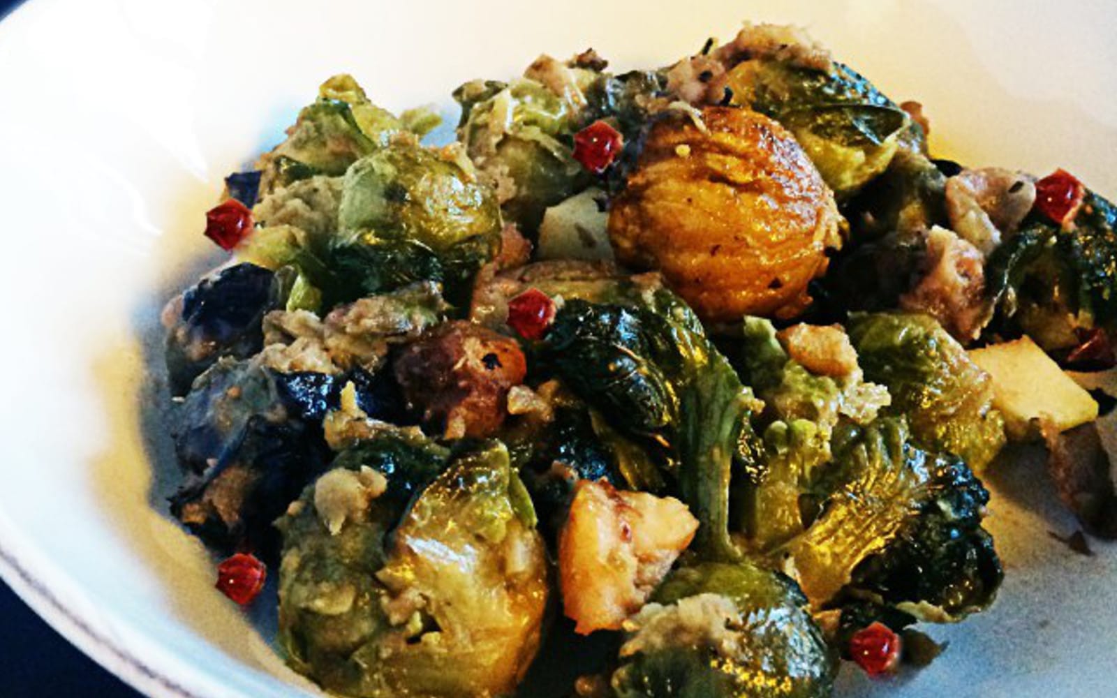 Roasted brussels sprouts with apples and chestnuts - One Green Planet