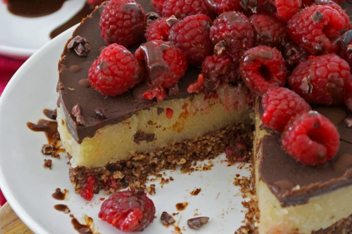 Cacao Raspberry Magic Cake [Vegan, Gluten-Free]