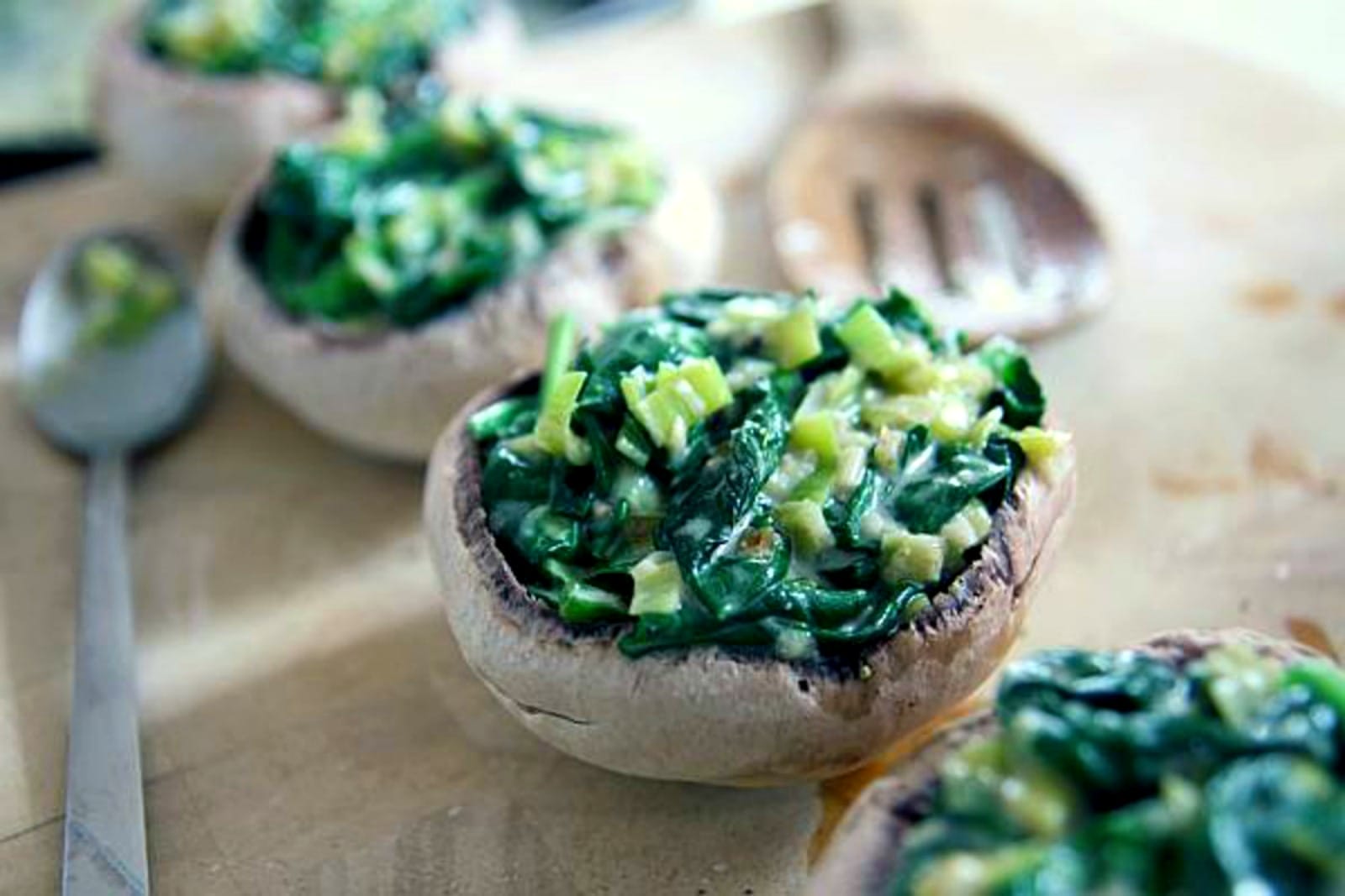 Ultimate-Vegan-Stuffed-Mushroom-1200x800
