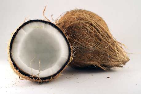 9 Cool Beauty Products You Can Make With Coconut Oil
