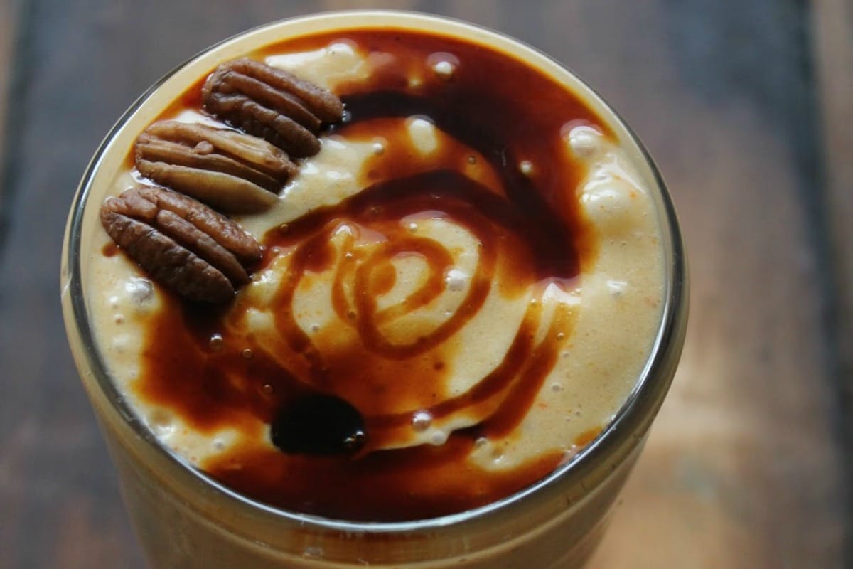 Banana Bread Smoothie With Pecans, Nutmeg and Carob Syrup [Vegan, Raw, Gluten-Free]