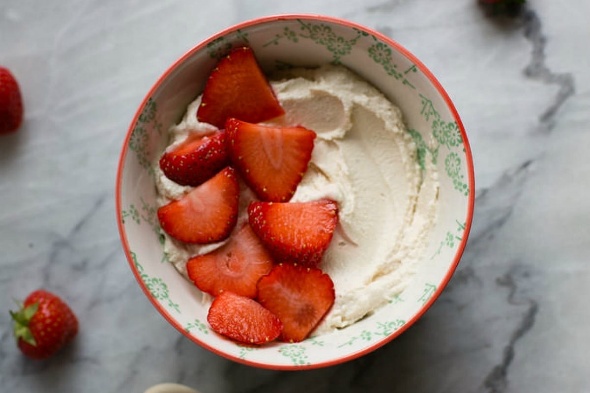 Probiotic cashew yogurt