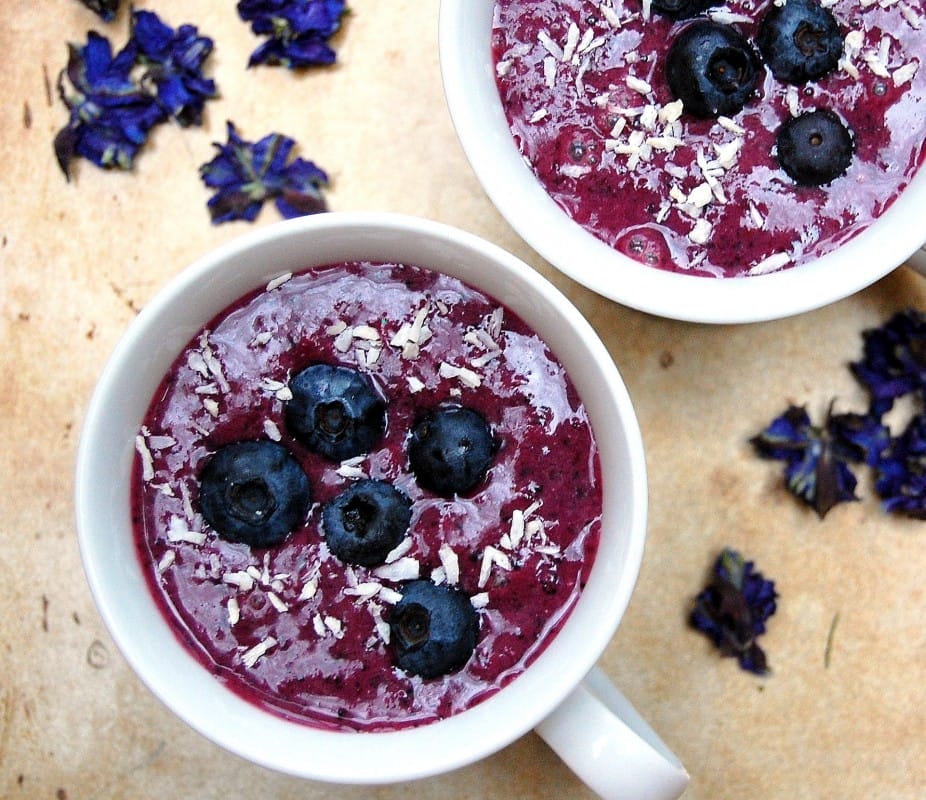 Blueberry-Acai-Smoothie-926x800