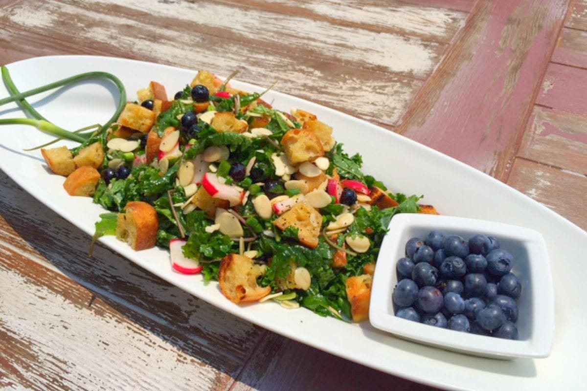Mixed Kale Salad With Rosemary Ciabatta Croutons and Lemon Poppy Vinaigrette [Vegan, Gluten-Free]