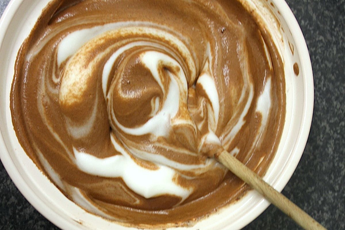 3 Ingredient Aquafaba Chocolate Mousse [Vegan, Gluten-Free]