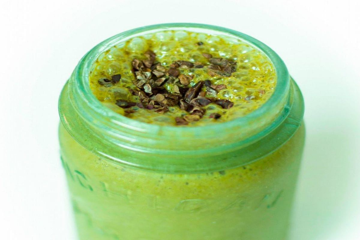 Mint Chocolate Chip Ice Cream Smoothie [Vegan, Raw, Gluten-Free]