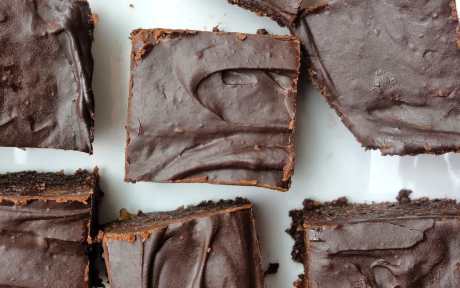 Raw Chili Chocolate Brownies With Fudge Glaze [Vegan, Gluten-Free]