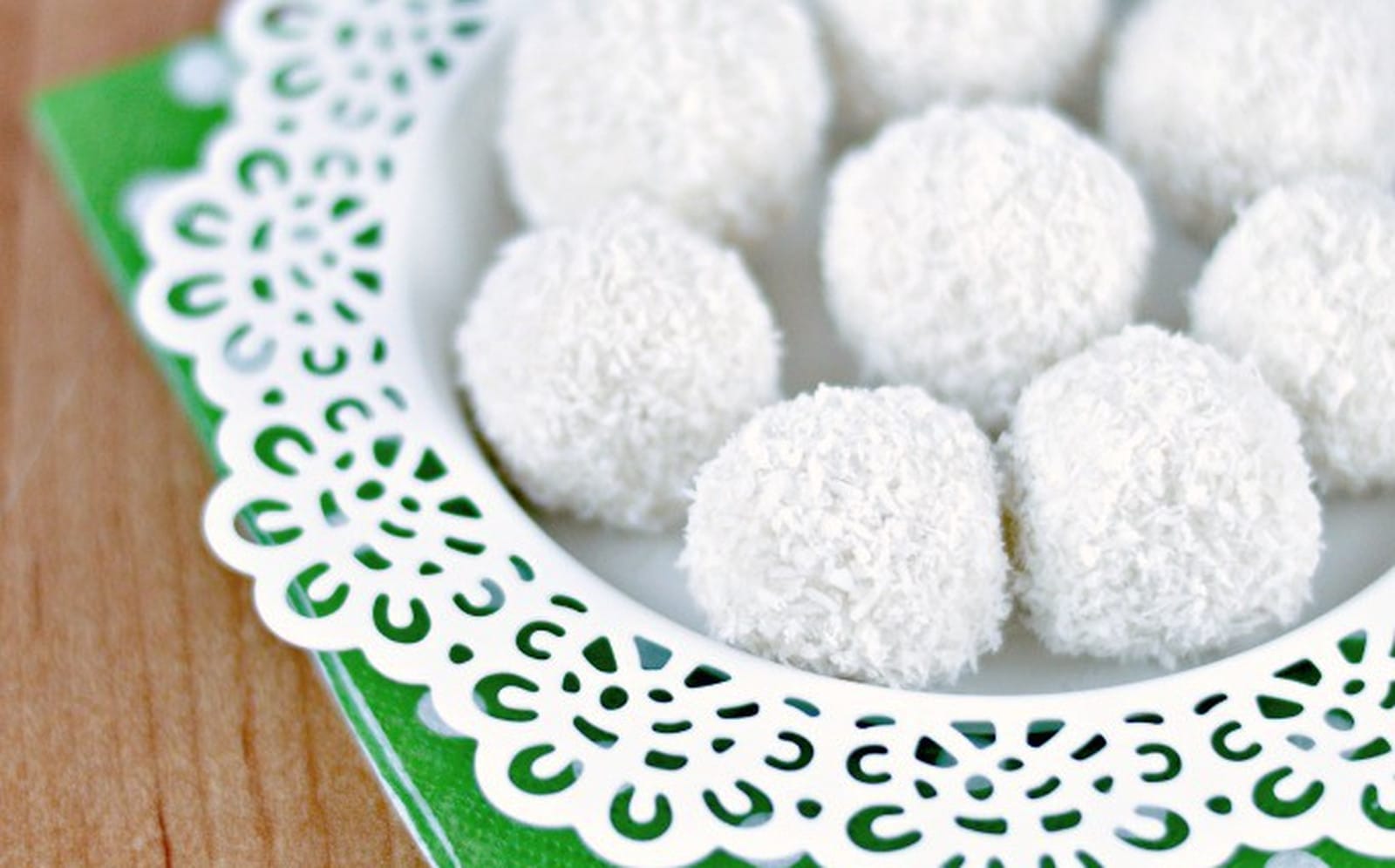 Healthy 'Raffaello' (Coconut-Almond Truffles) [Vegan, Raw, Gluten-Free]