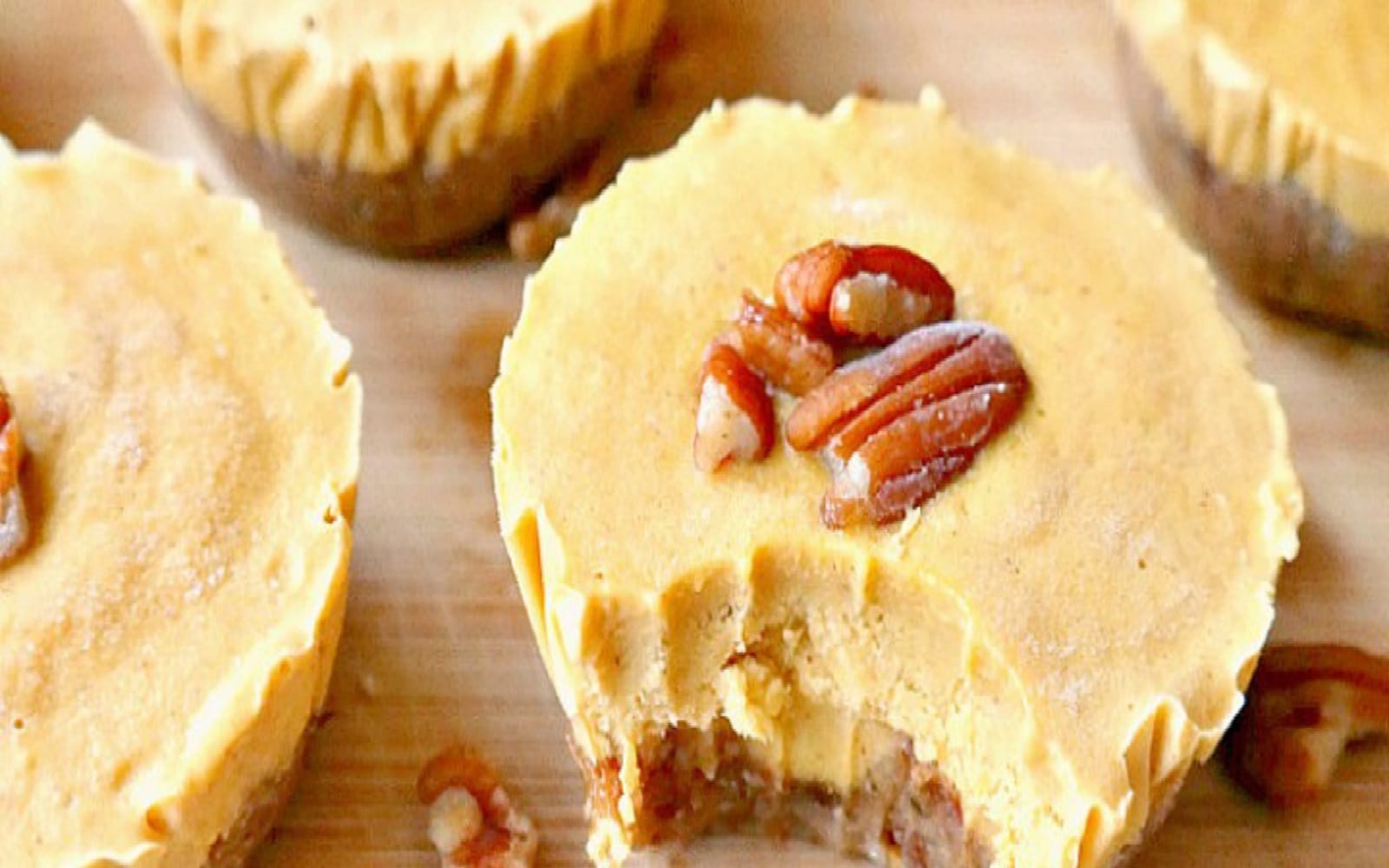 Mini Pumpkin Pie Cheesecake