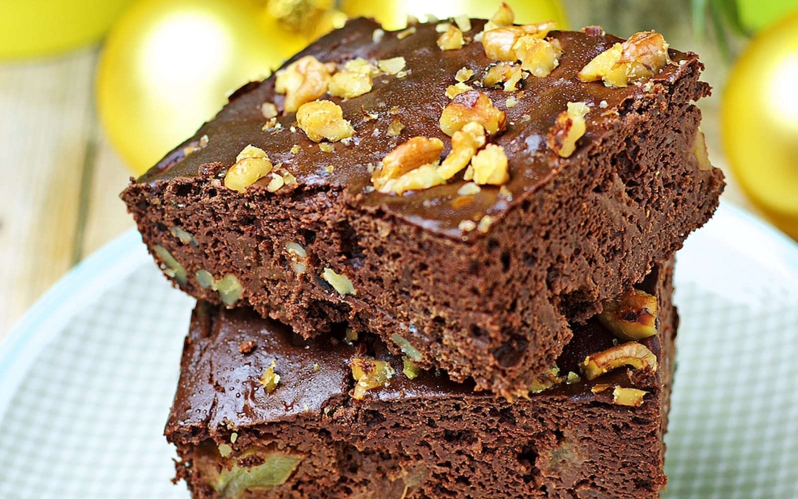 Cinnamon Apple Brownies