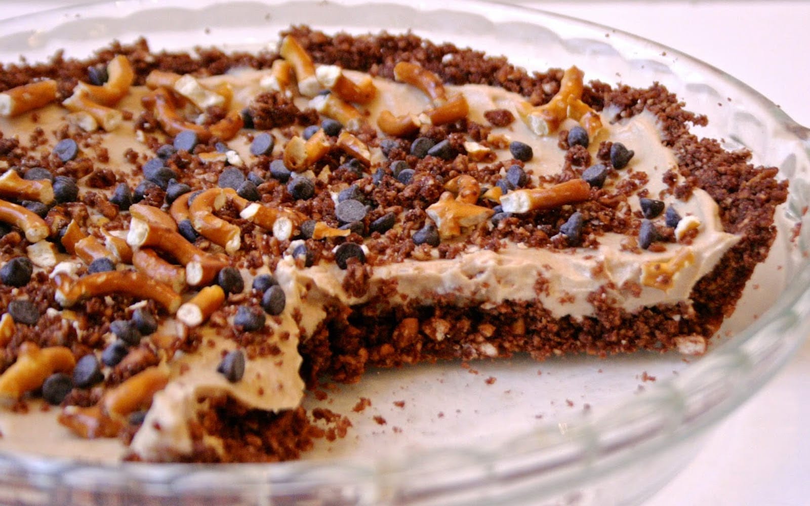 Pretzel Chocolate Peanut Butter Pie