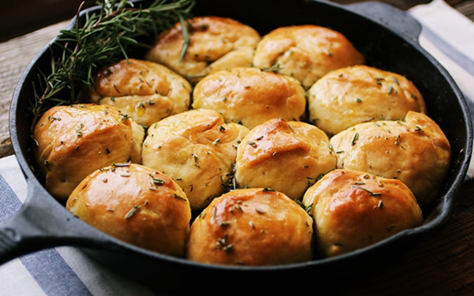 Rosemary Skillet Rolls