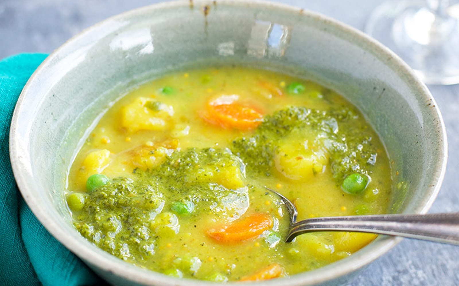 Golden Samosa Soup With Mint Chutney