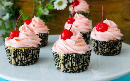 Cherry Almond Cupcakes