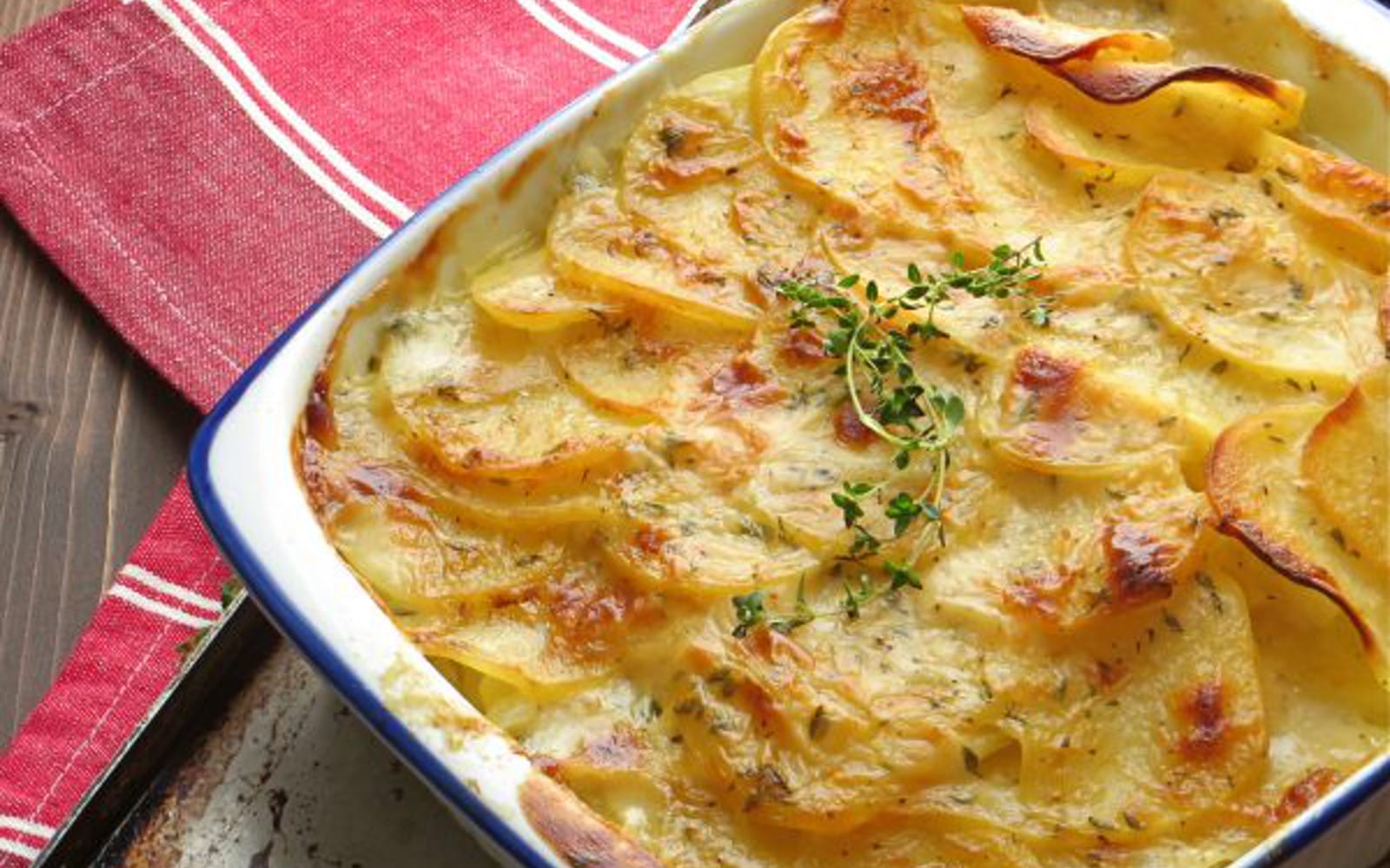 Creamy vegan Scalloped Potatoes With Thyme