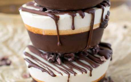 Raw Chocolate Cashew Cream Cupcakes - One Green Planet