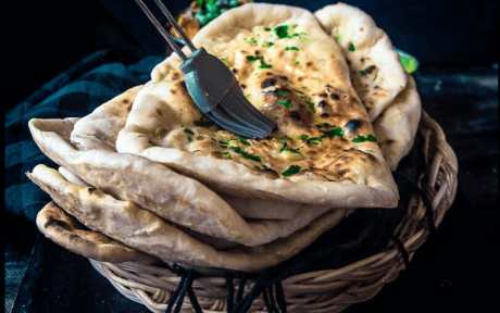 restaurant-style-garlic-naan-c
