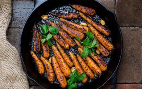 Skillet-Roasted Chili Carrots