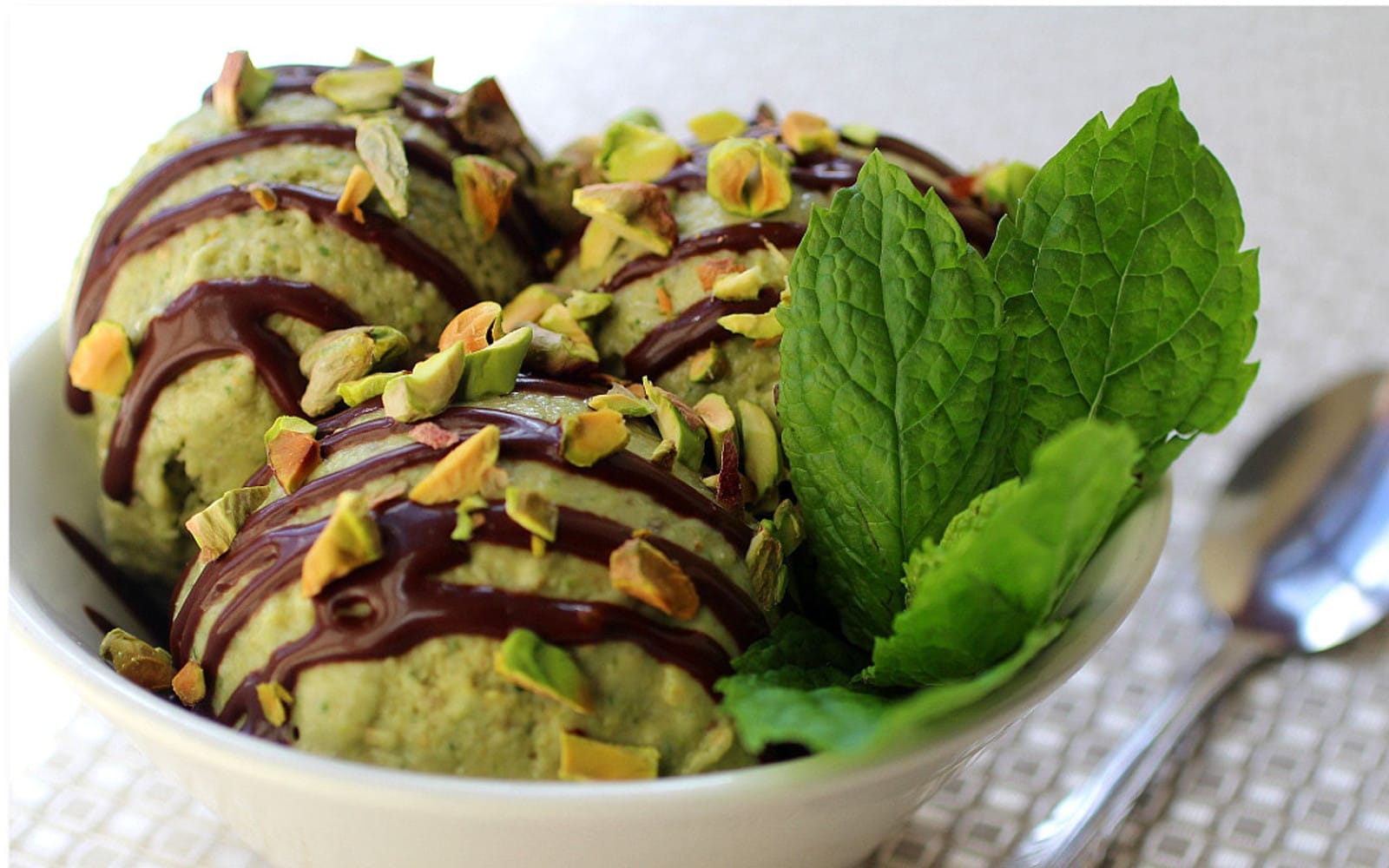 Pistachio-Mint Ice Cream With Chocolate Sauce