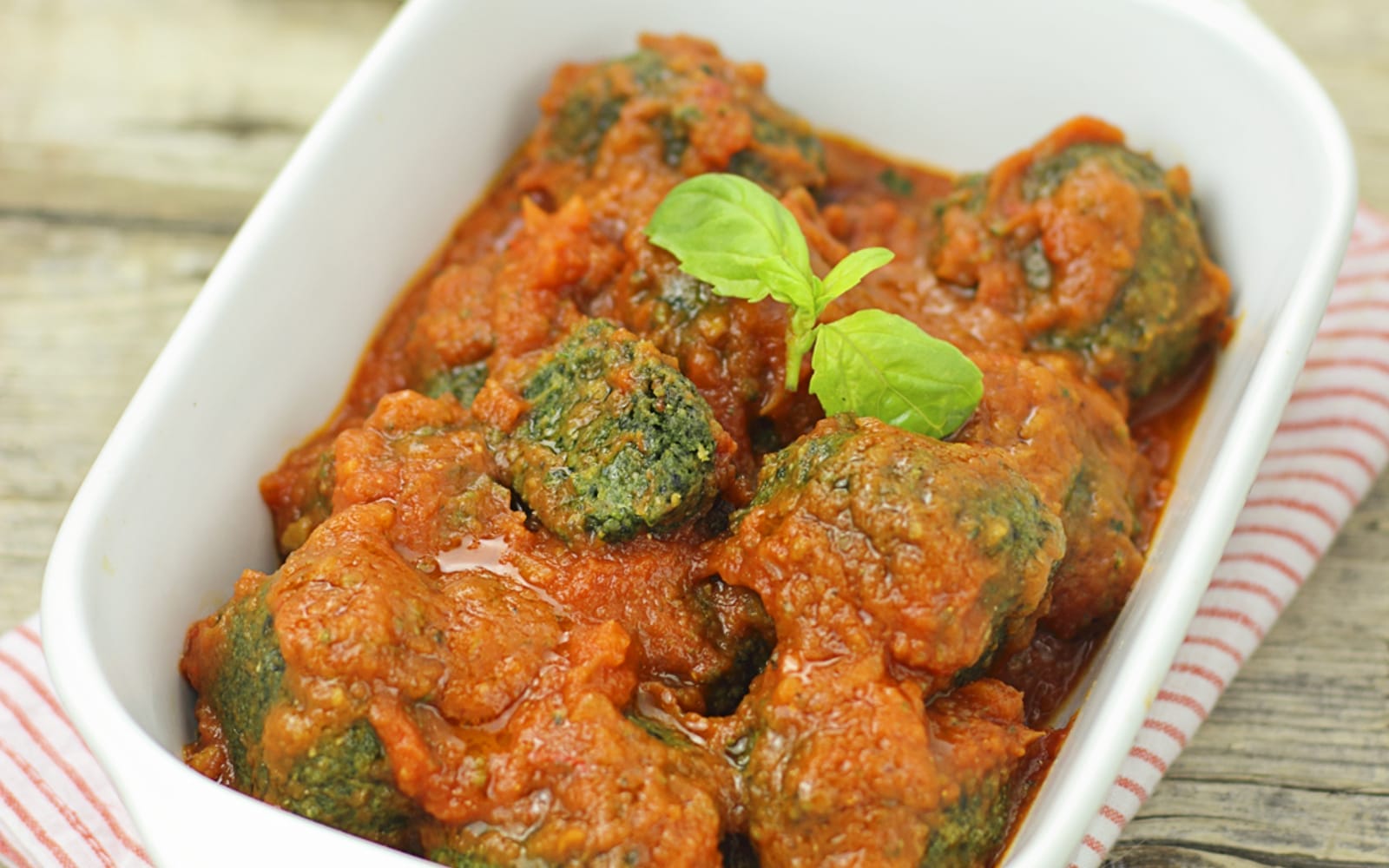 polpette-di-spinaci-al-sugo