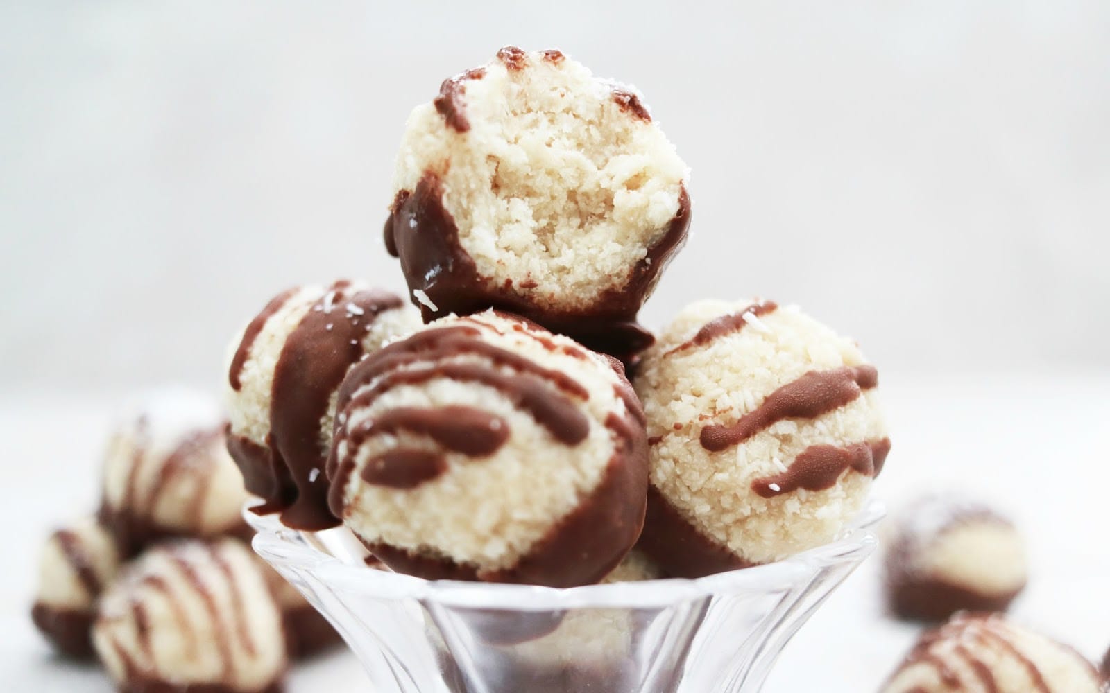 vegan_truffles_coconut