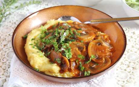 Vegan Mushroom Stew With Herbs